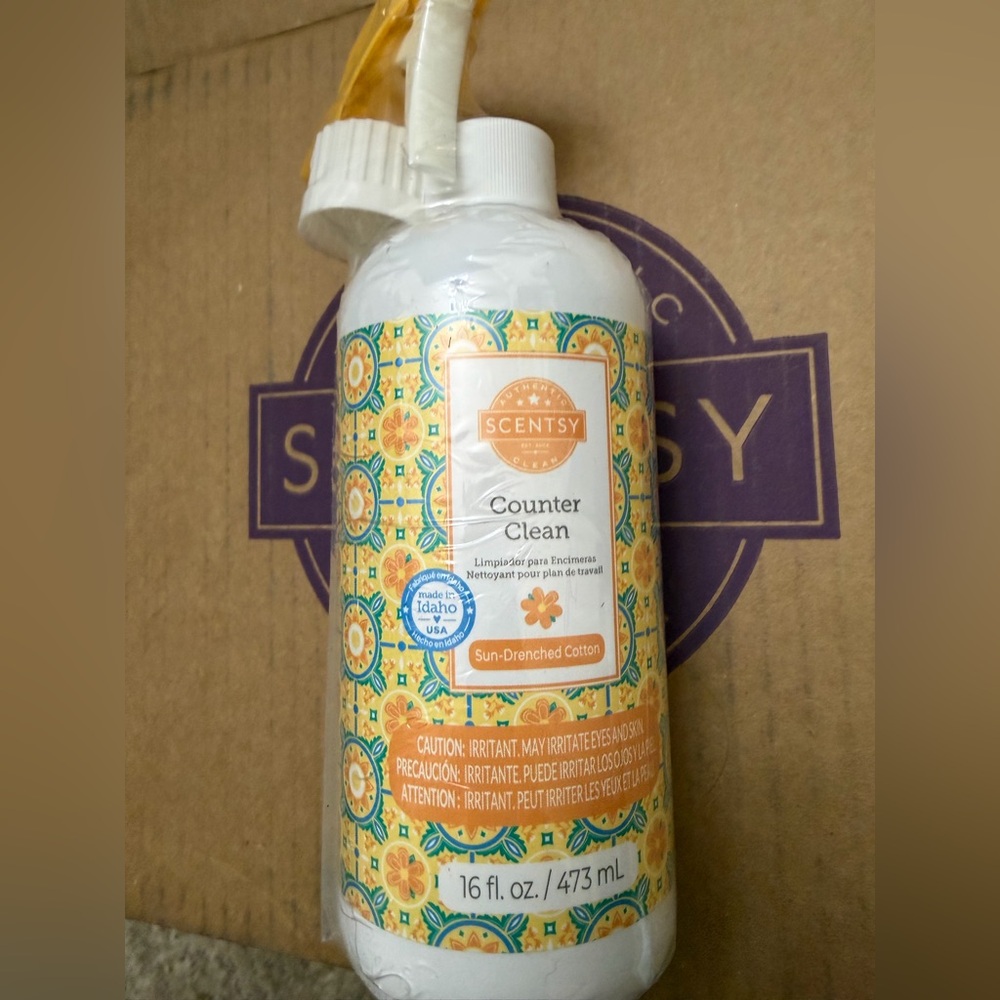Scentsy Counter Clean in Sun-Drenched Cotton - White and Orange